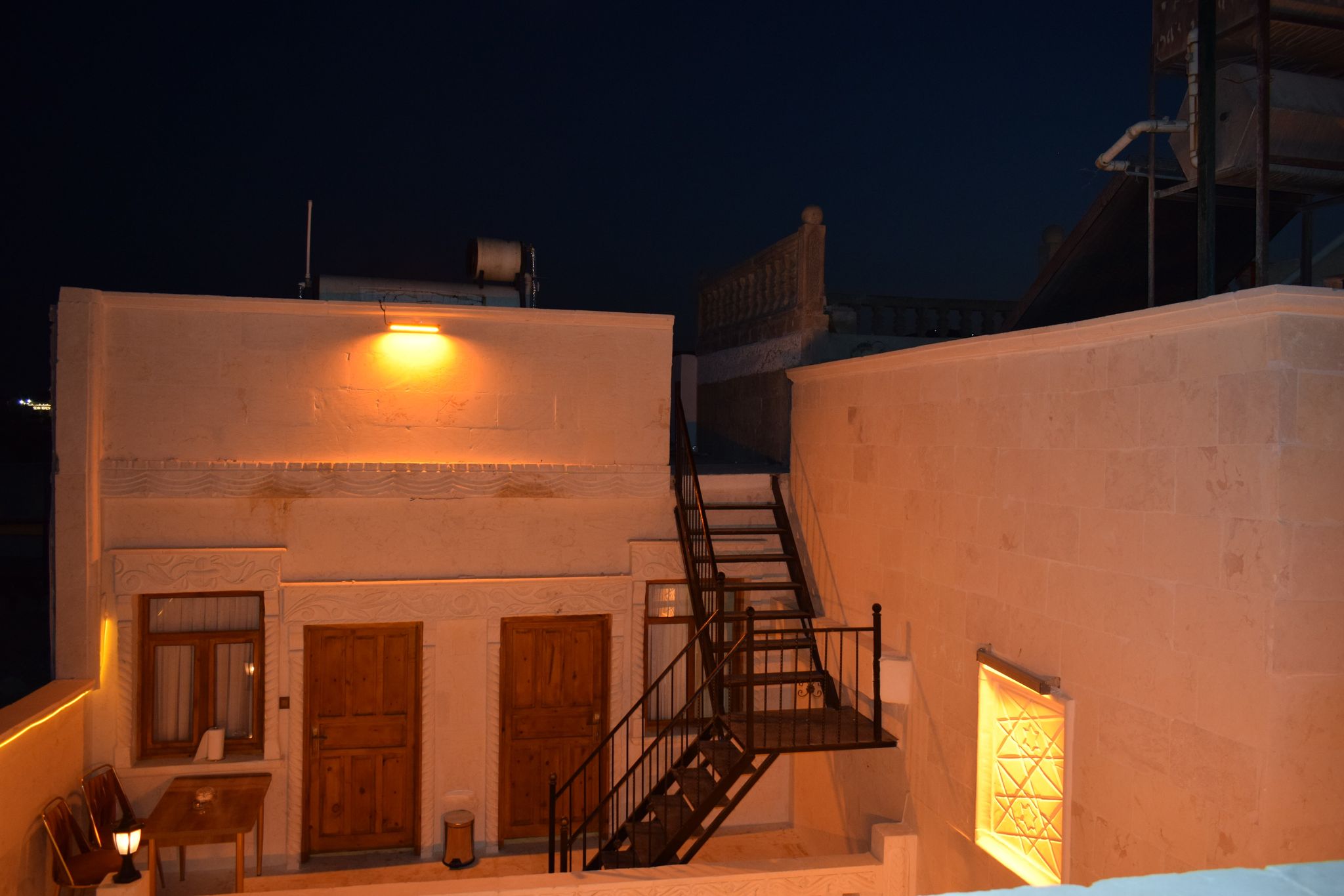 KONAĞIMIZDAN KARELER