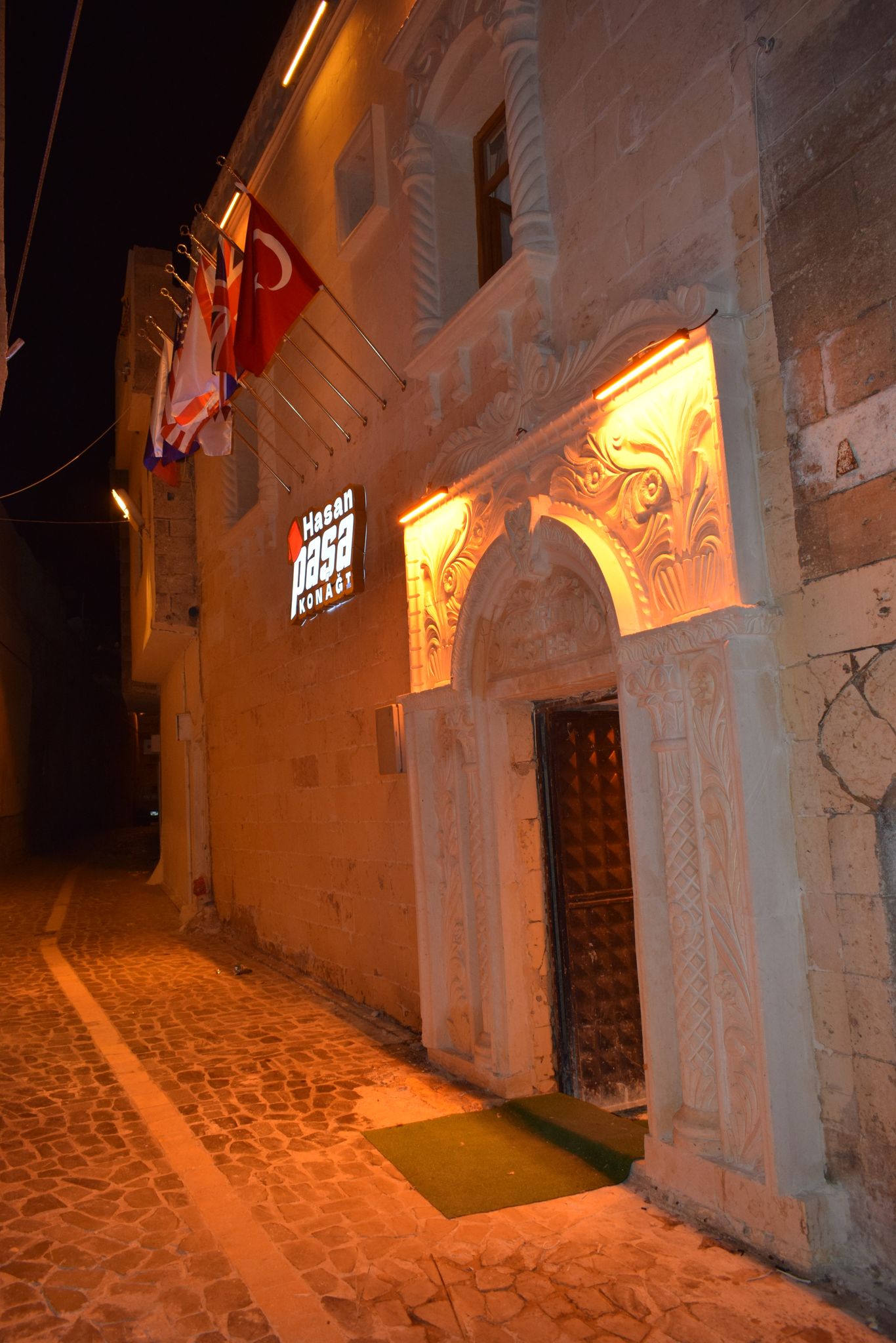 KONAĞIMIZDAN KARELER