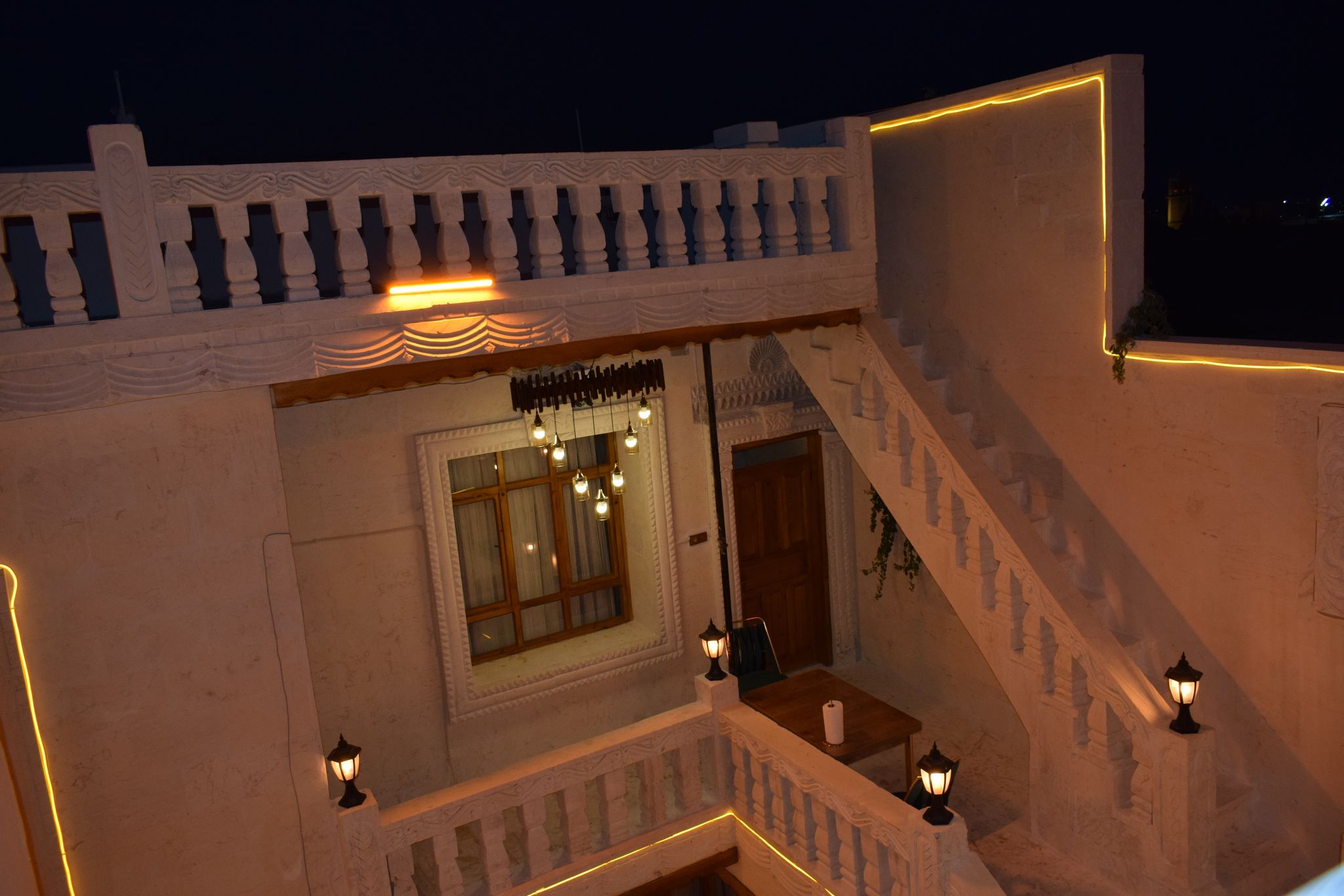 KONAĞIMIZDAN KARELER