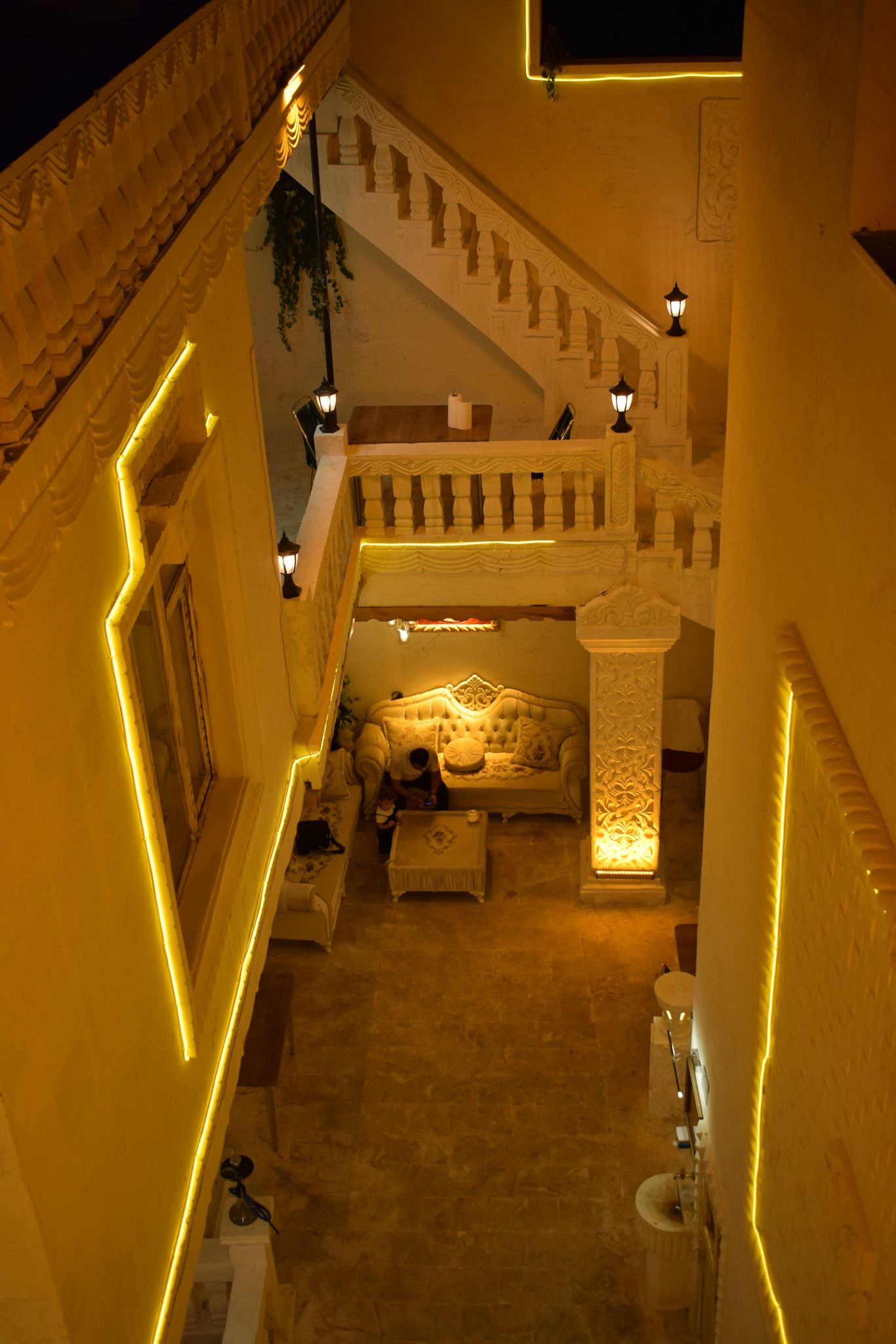 KONAĞIMIZDAN KARELER