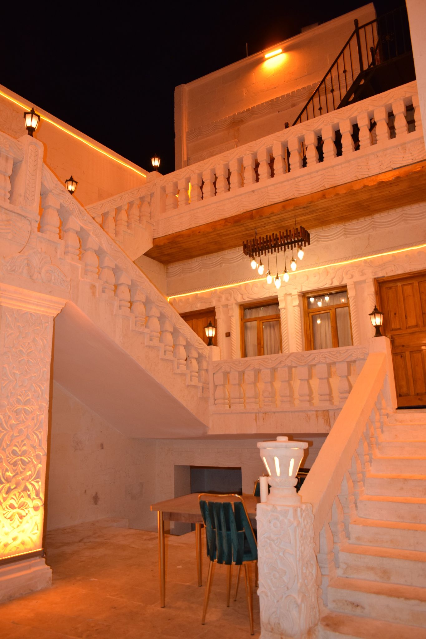 KONAĞIMIZDAN KARELER