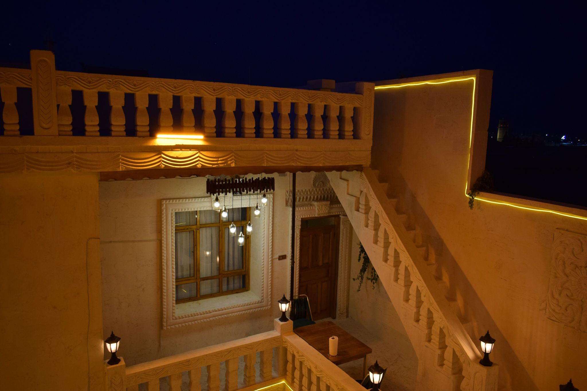 KONAĞIMIZDAN KARELER