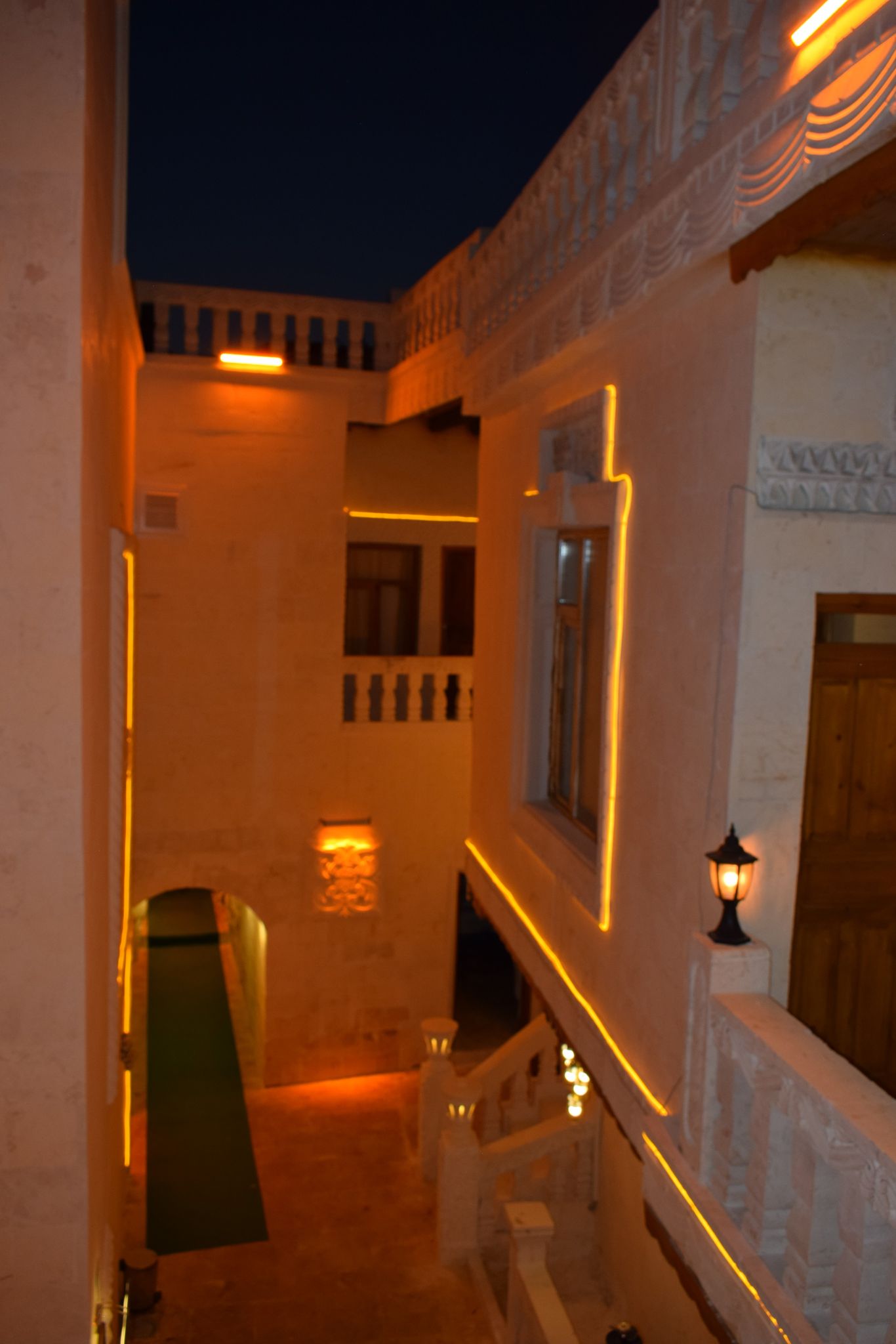 KONAĞIMIZDAN KARELER