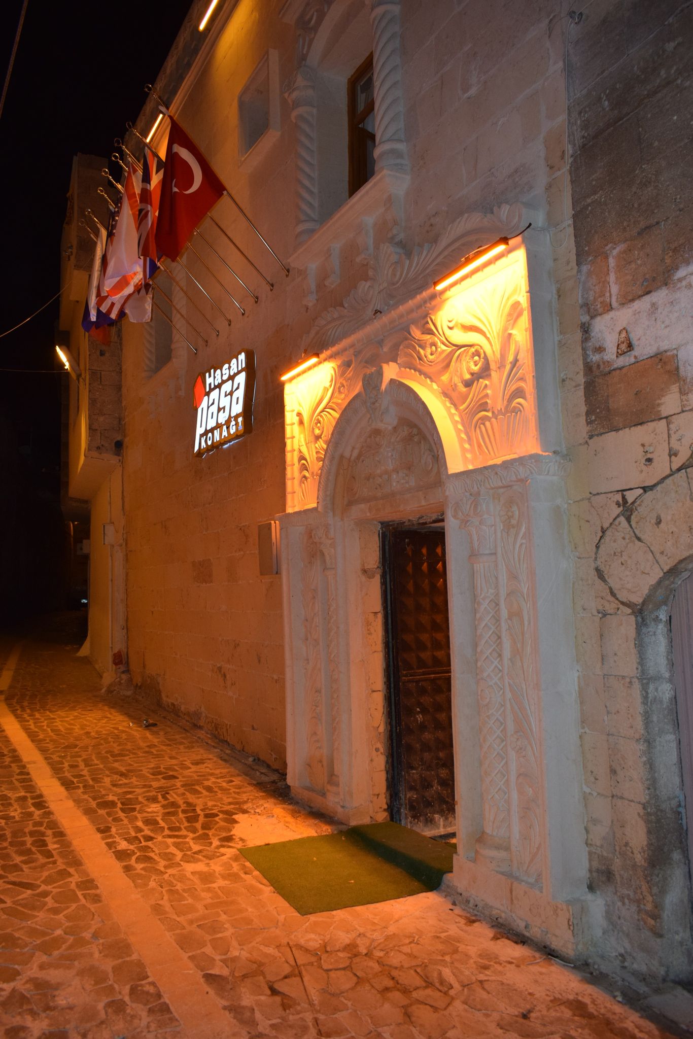 KONAĞIMIZDAN KARELER