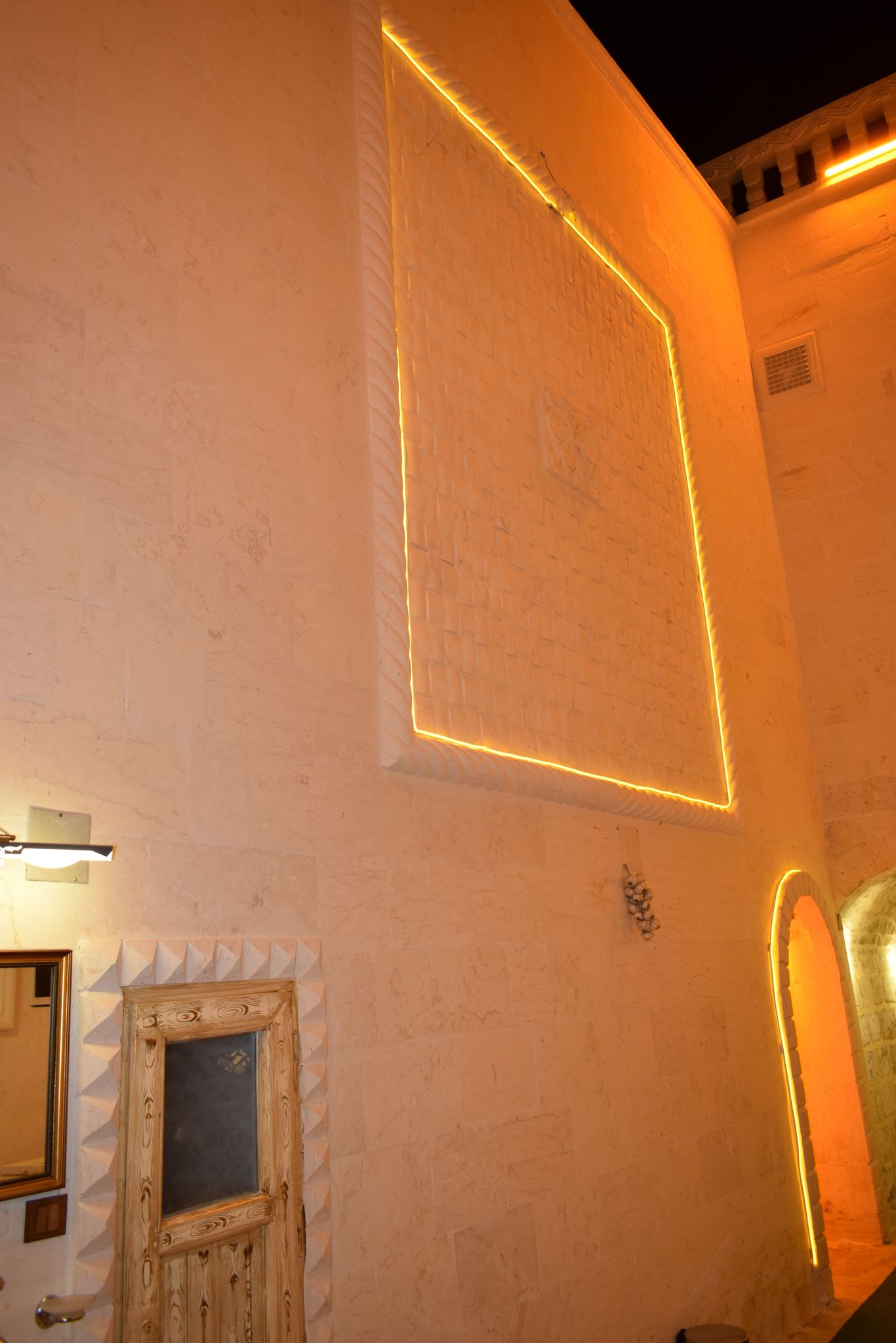 KONAĞIMIZDAN KARELER