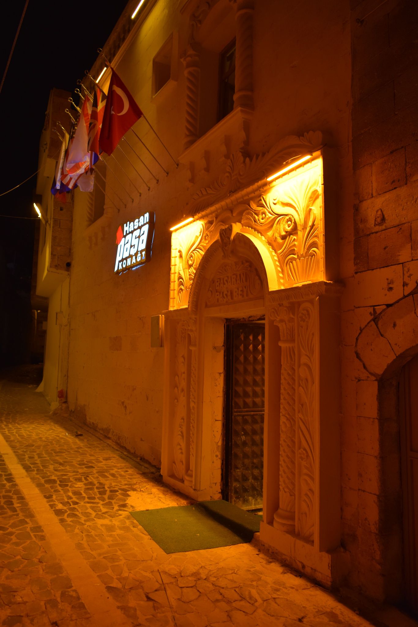 KONAĞIMIZDAN KARELER