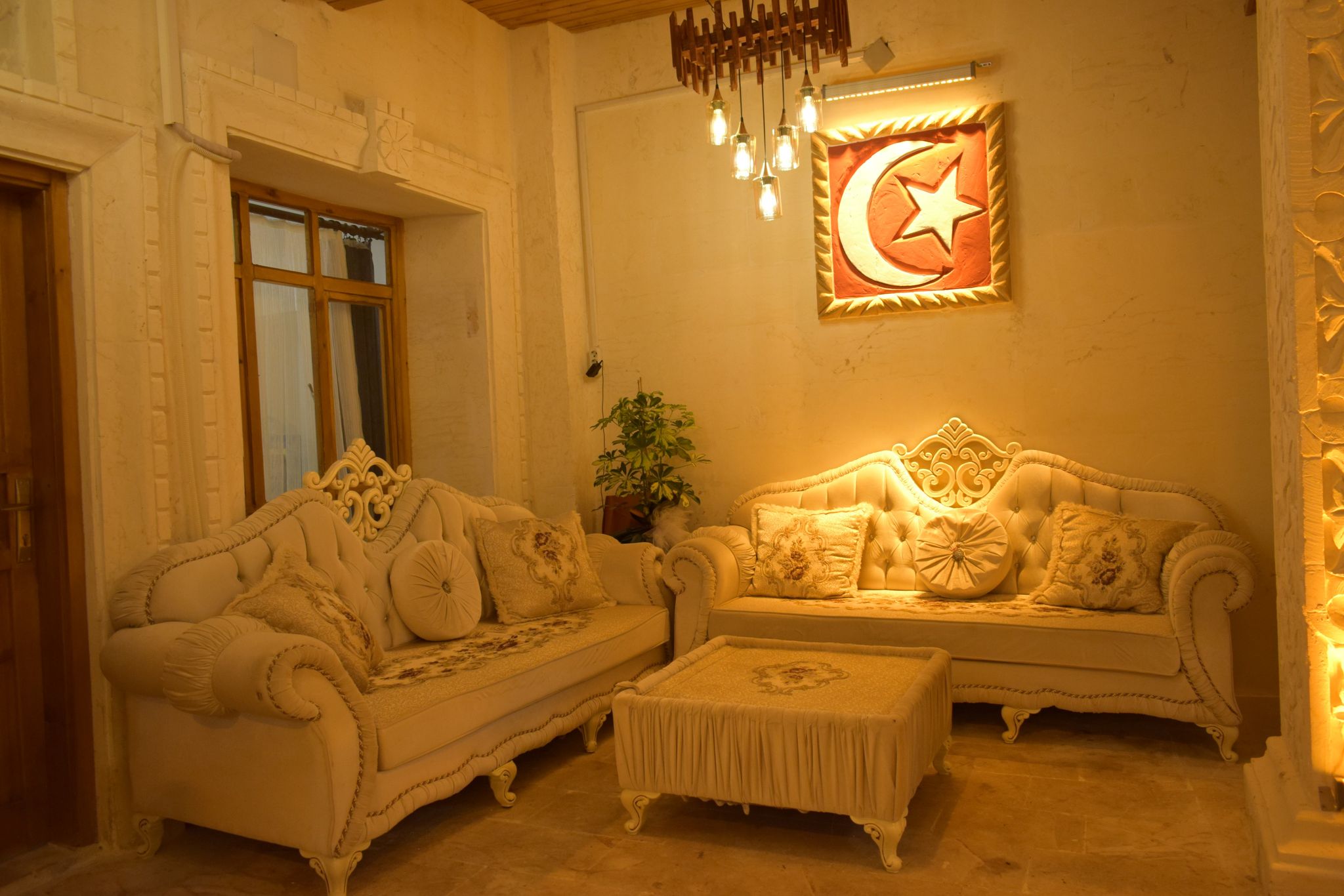 KONAĞIMIZDAN KARELER