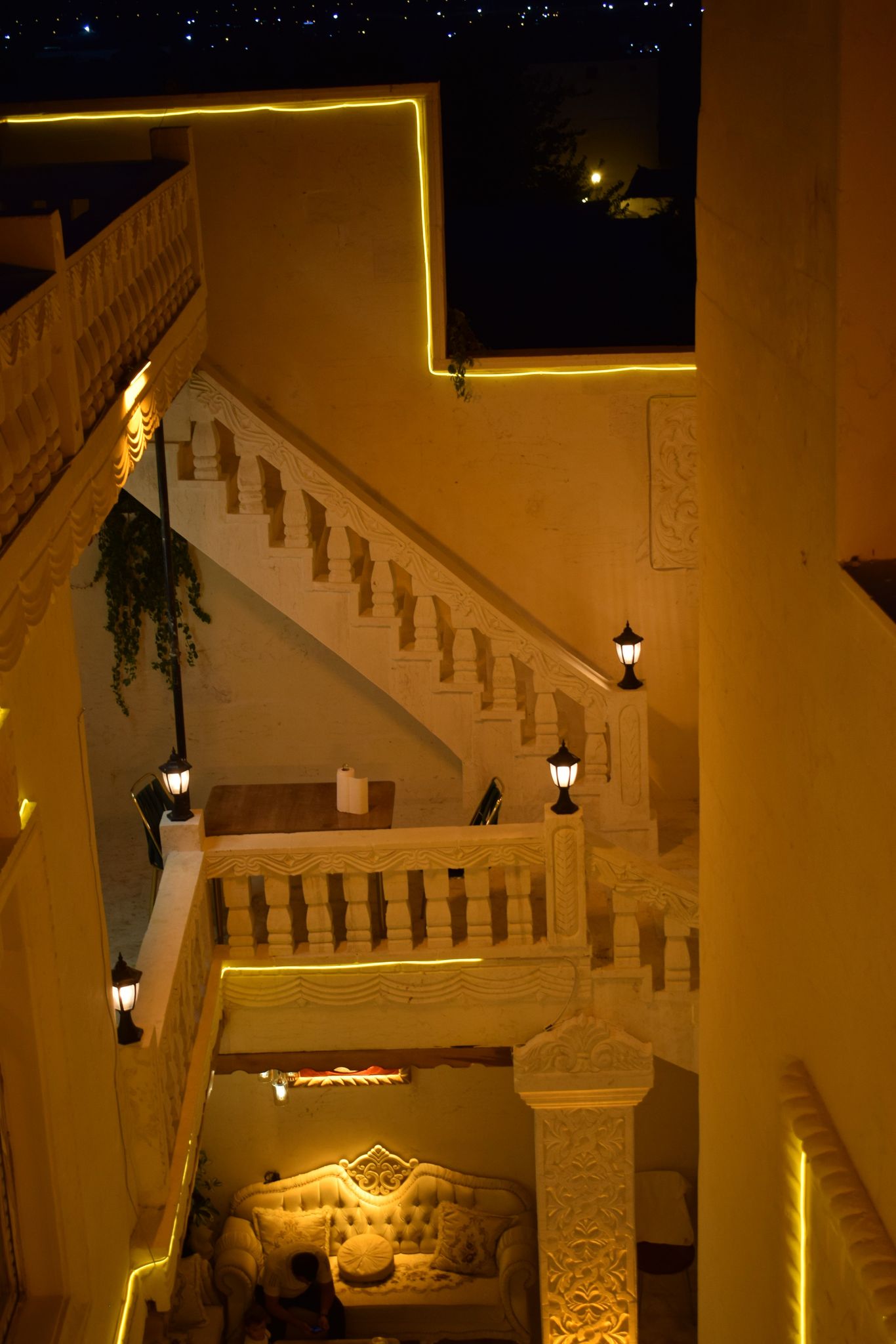 KONAĞIMIZDAN KARELER