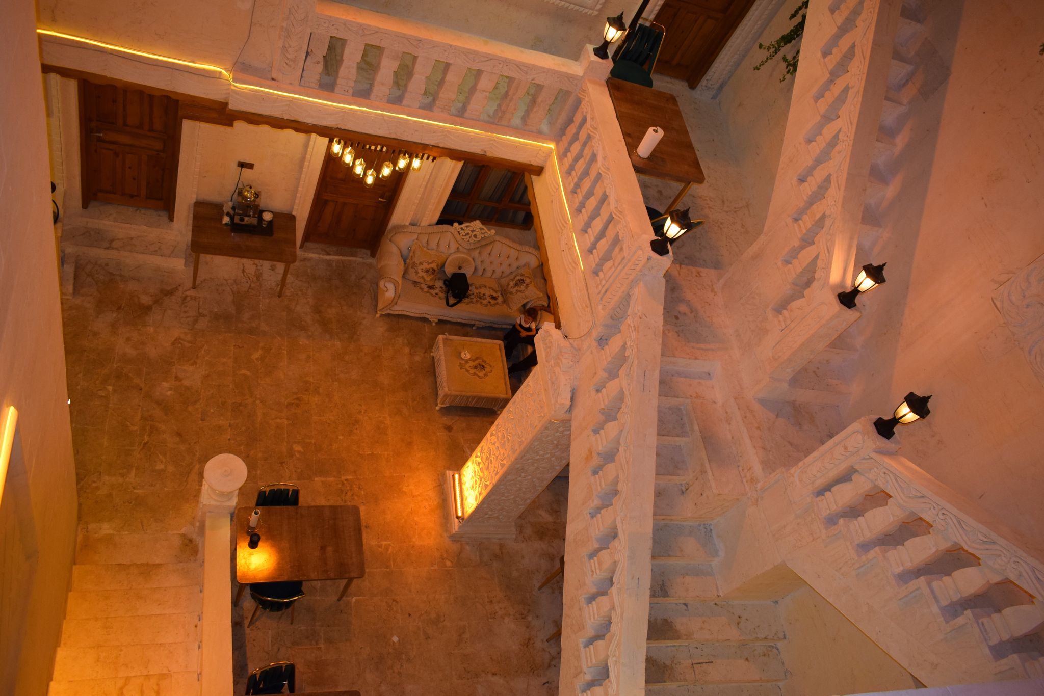 KONAĞIMIZDAN KARELER