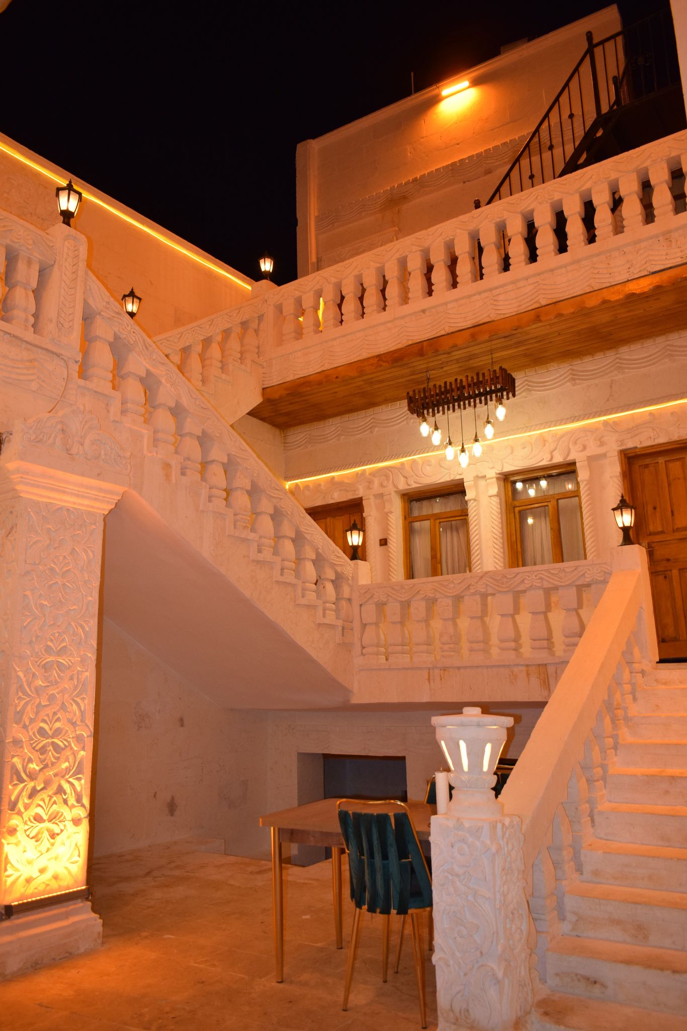 KONAĞIMIZDAN KARELER