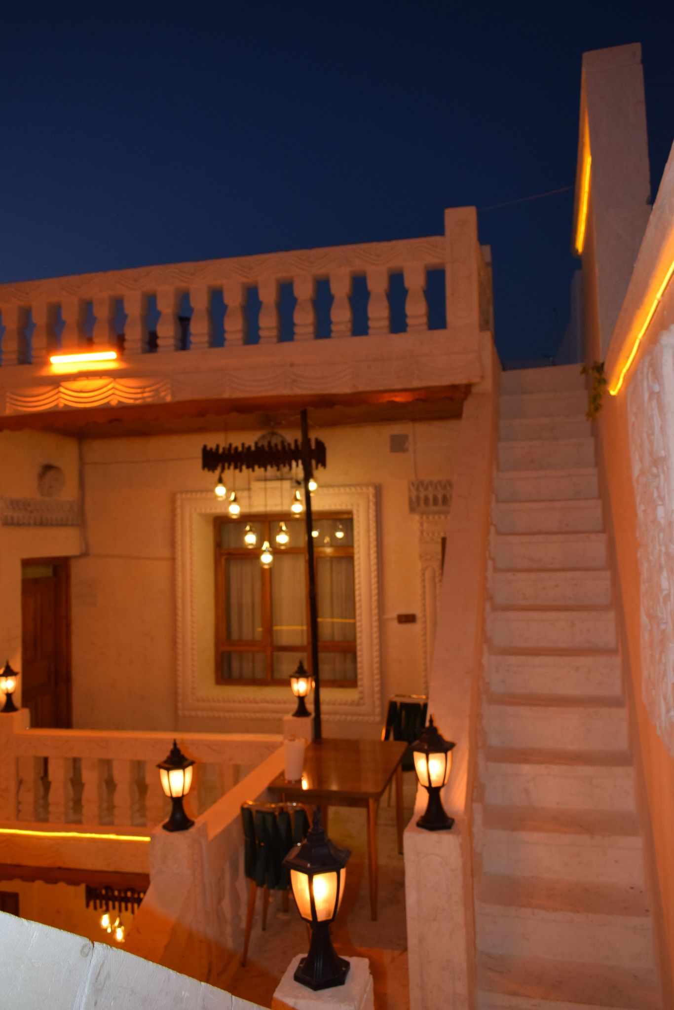 KONAĞIMIZDAN KARELER