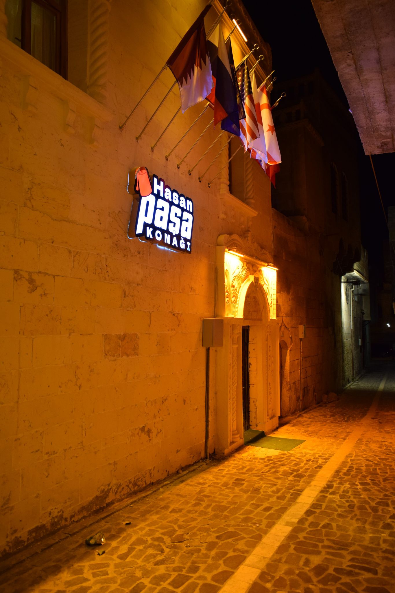 KONAĞIMIZDAN KARELER