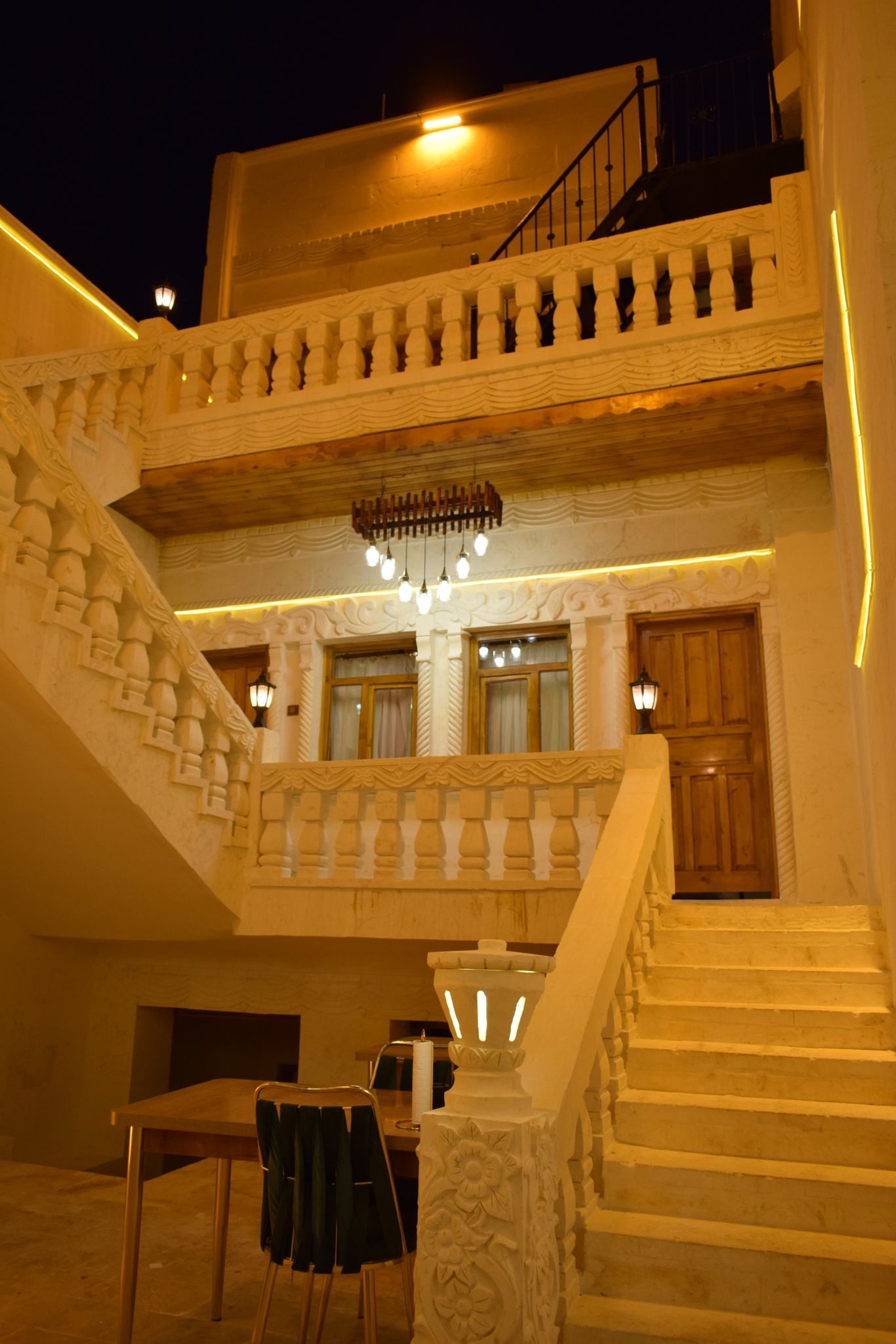 KONAĞIMIZDAN KARELER