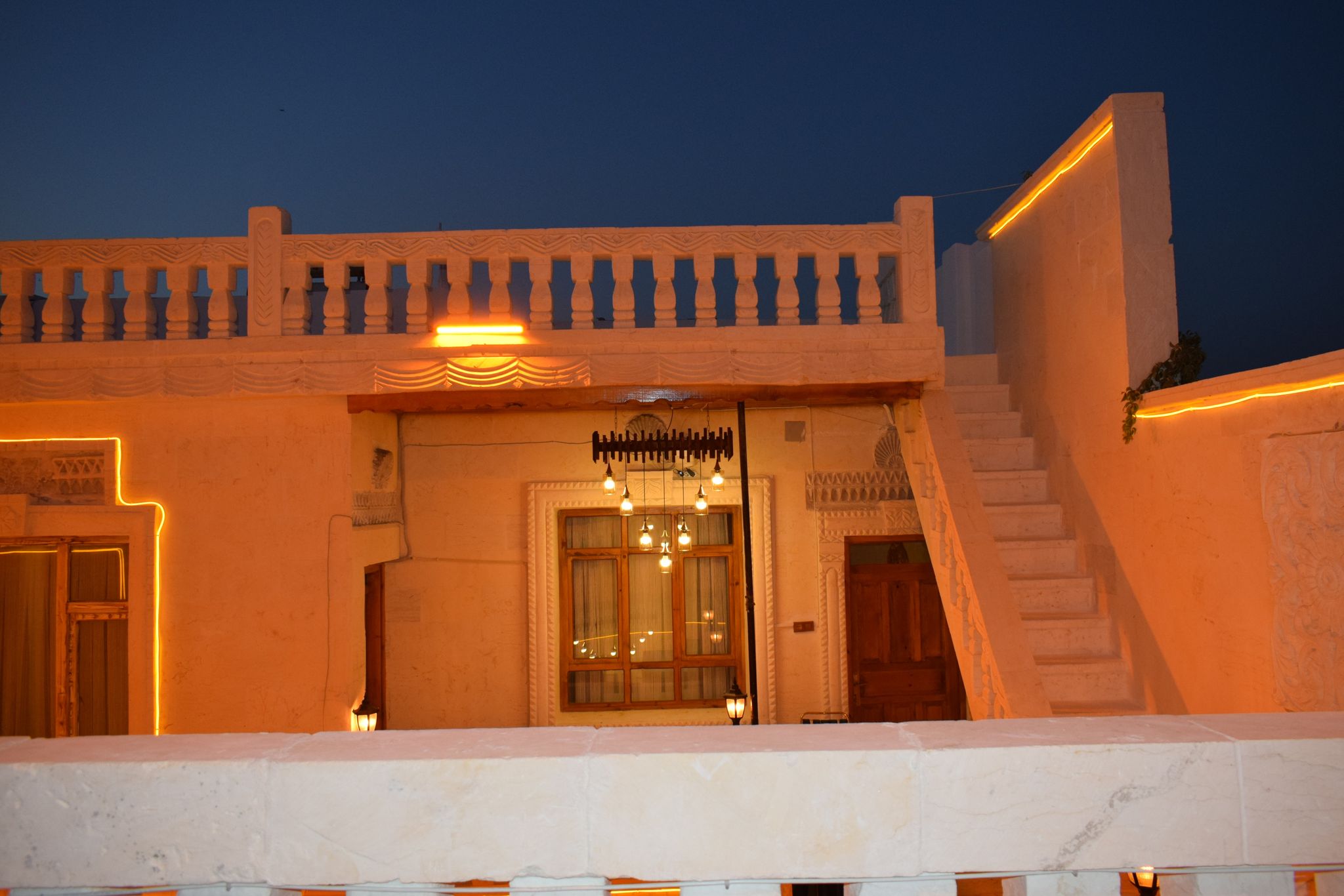 KONAĞIMIZDAN KARELER