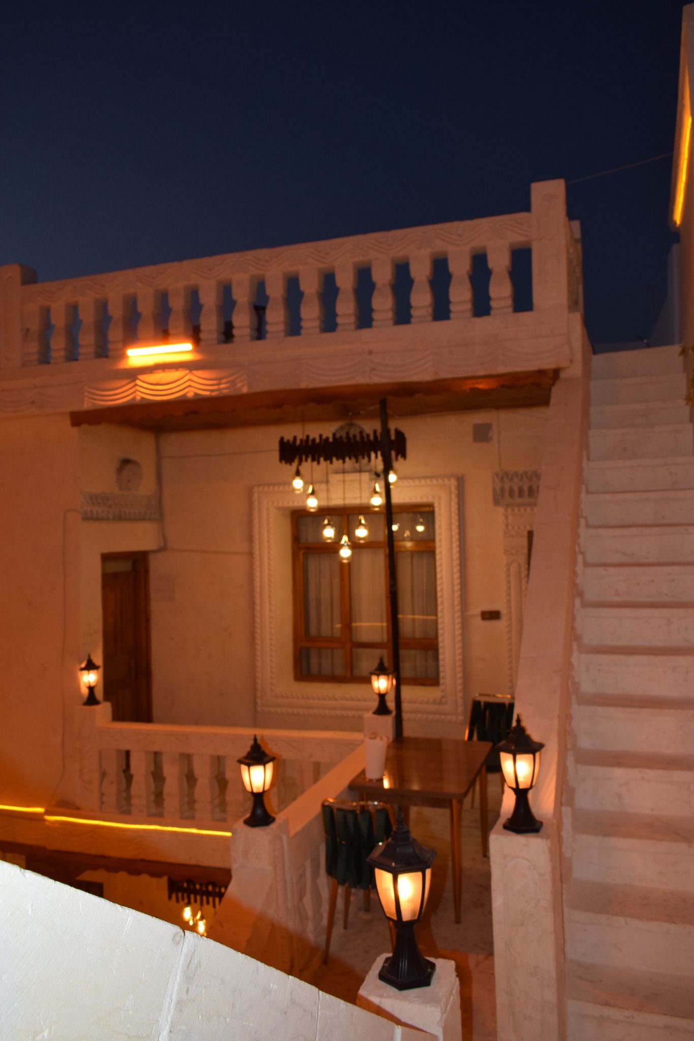 KONAĞIMIZDAN KARELER