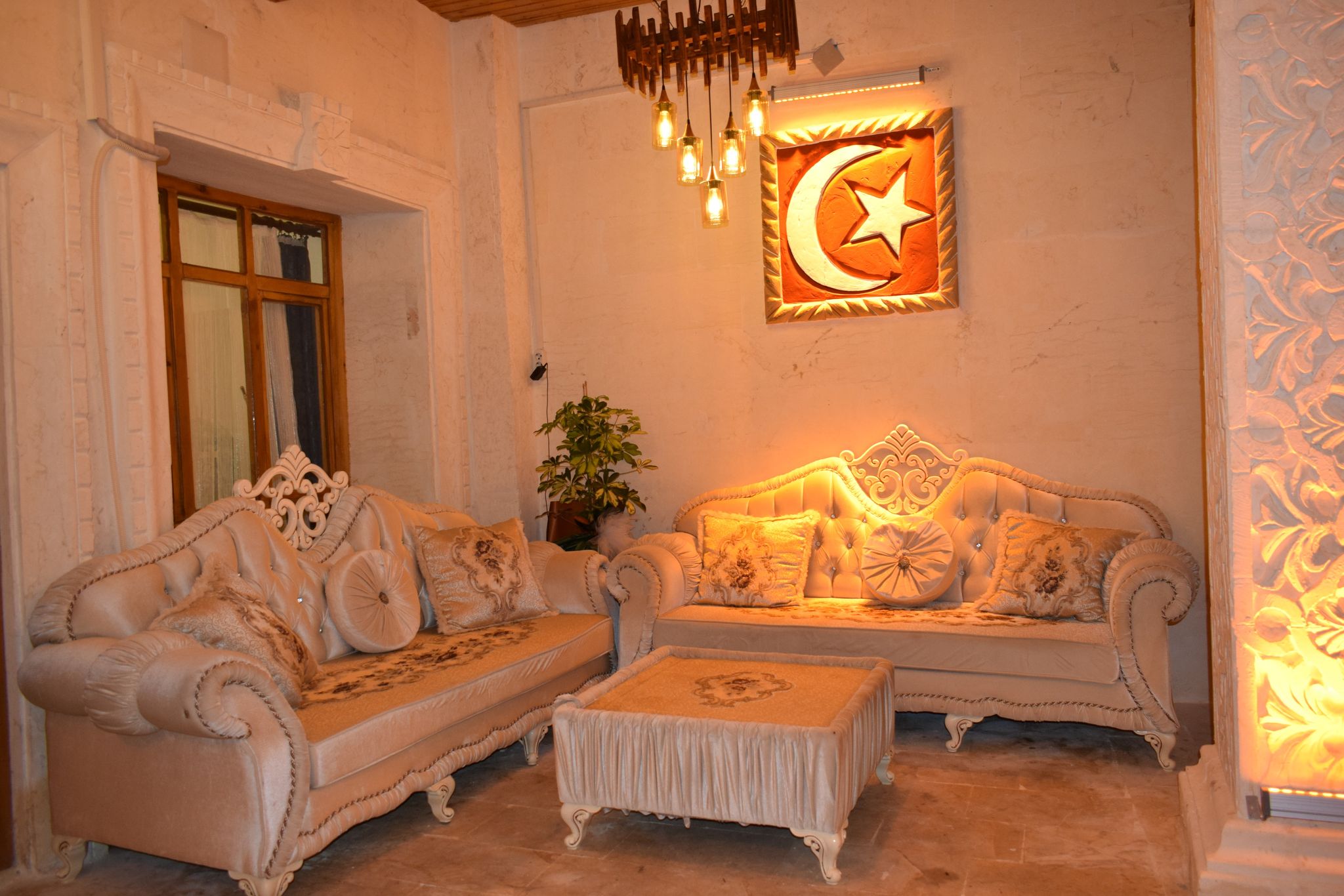 KONAĞIMIZDAN KARELER